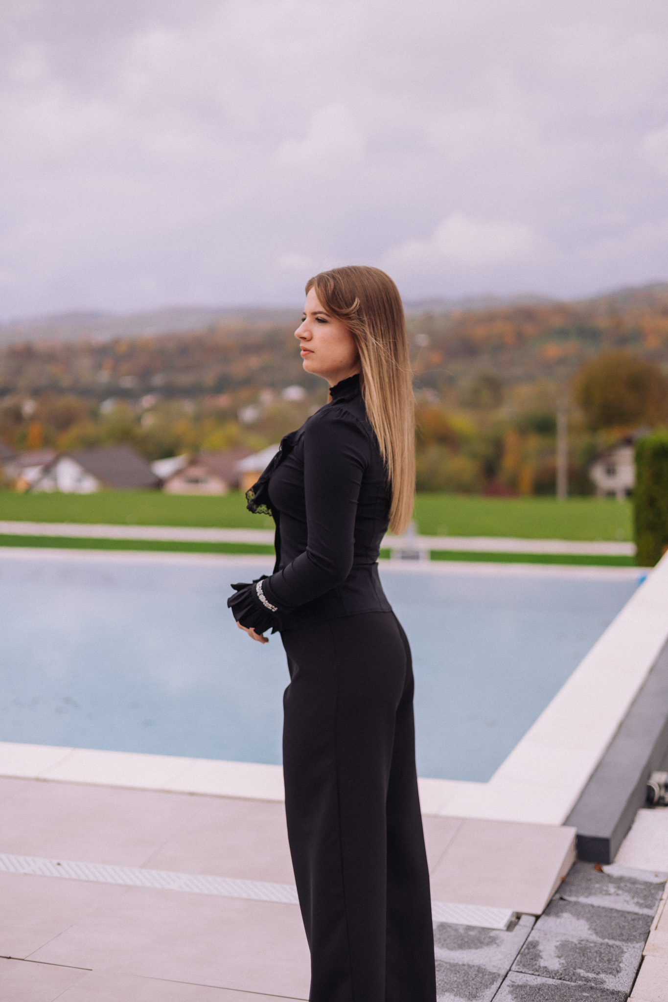 Costum Noir - imagine 3